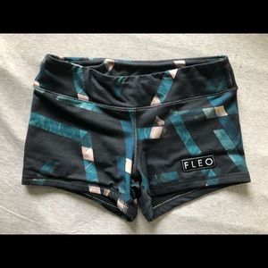 SOLD‼️FLEO shorts - size small